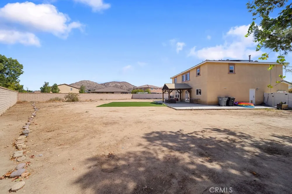 804 Amadova Drive Perris, CA 92571
