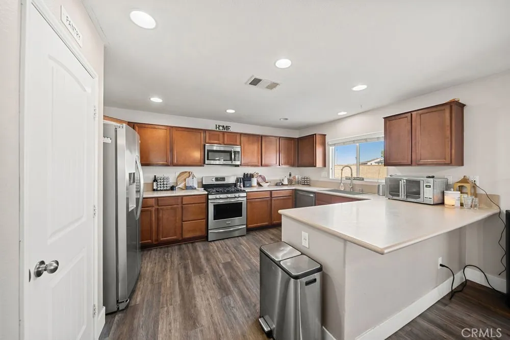 804 Amadova Drive Perris, CA 92571