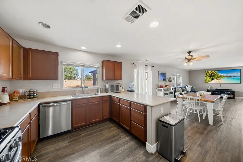 804 Amadova Drive Perris, CA 92571