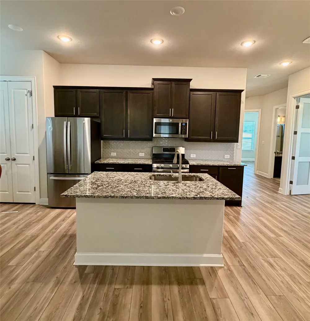 211 Darley Oak Drive Dripping Springs, TX 78620