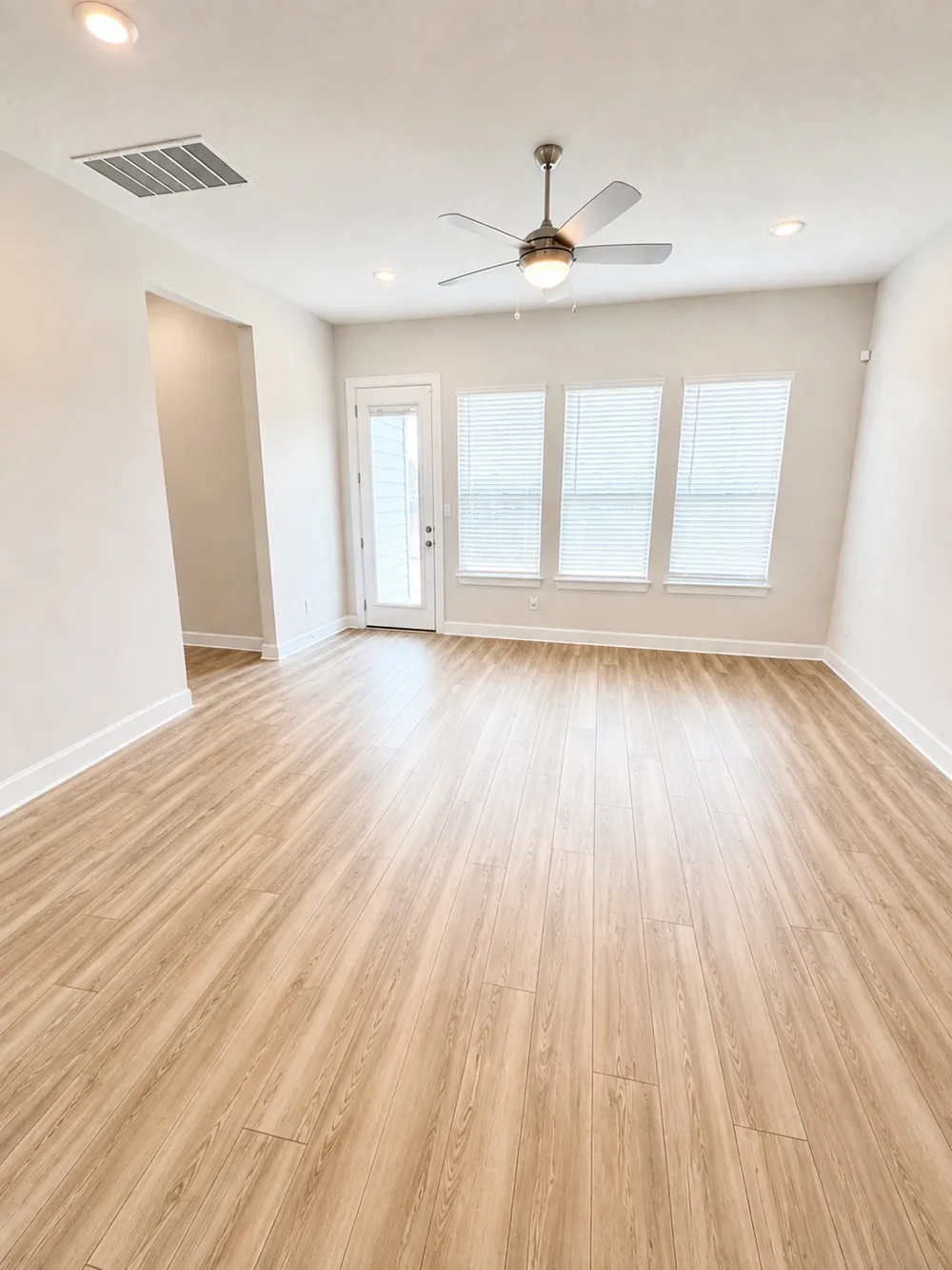 211 Darley Oak Drive Dripping Springs, TX 78620