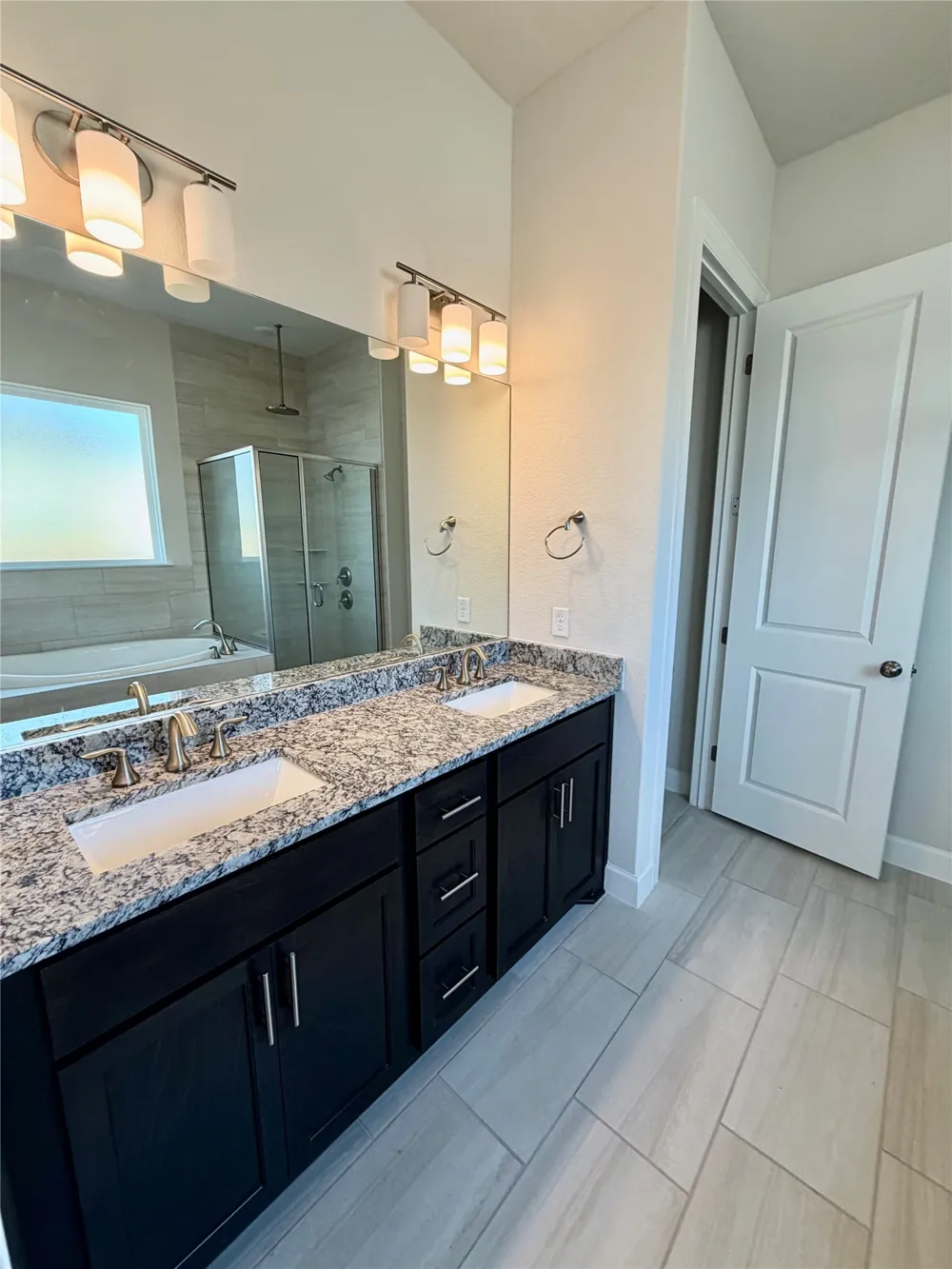 211 Darley Oak Drive Dripping Springs, TX 78620