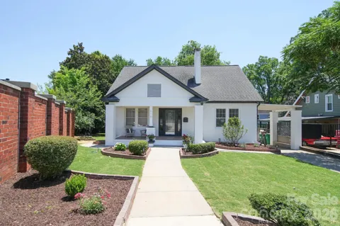 610 Hawthorne Lane