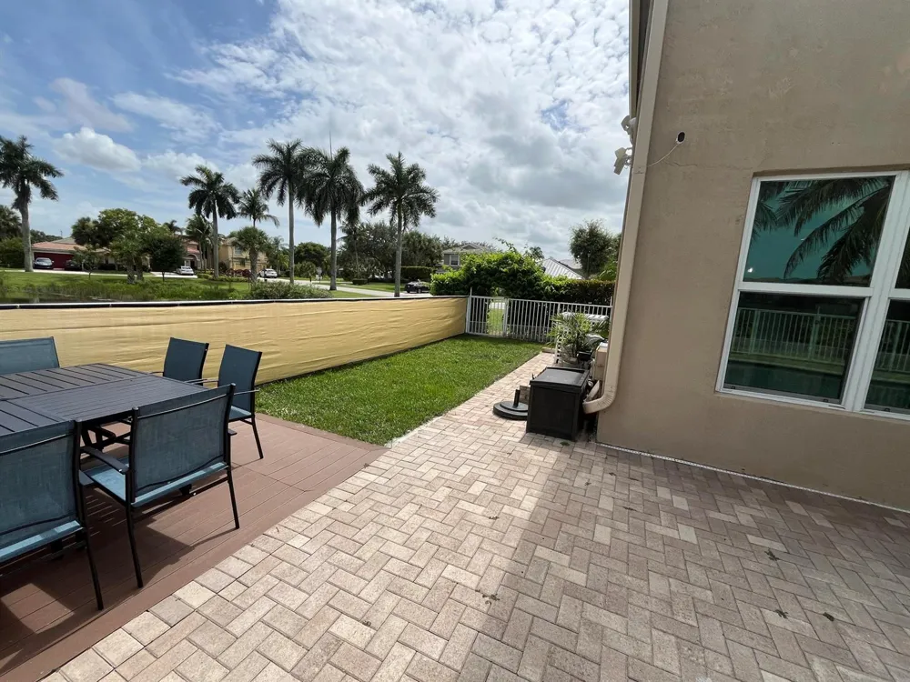 7576 Savannah Lane Lake Worth, FL 33463