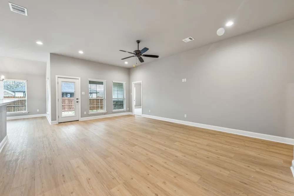 102 Clover Circle Weatherford, TX 76086