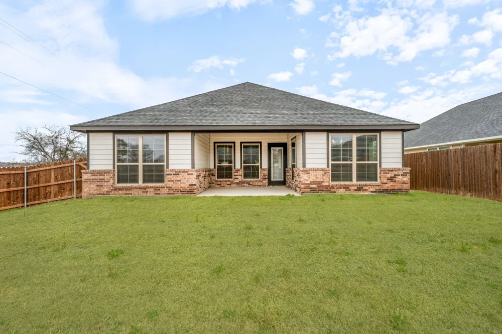 102 Clover Circle Weatherford, TX 76086