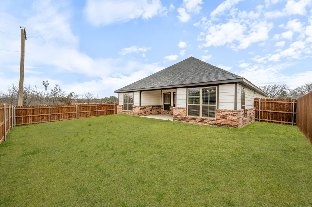 102 Clover Circle Weatherford, TX 76086
