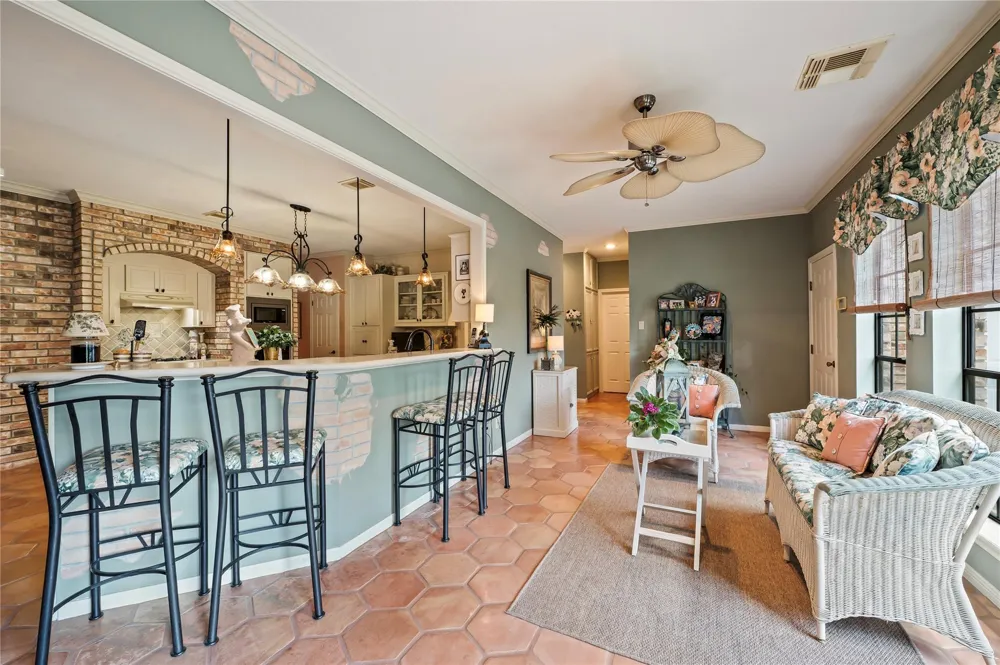 2207 Southern Hills Drive League City, TX 77573