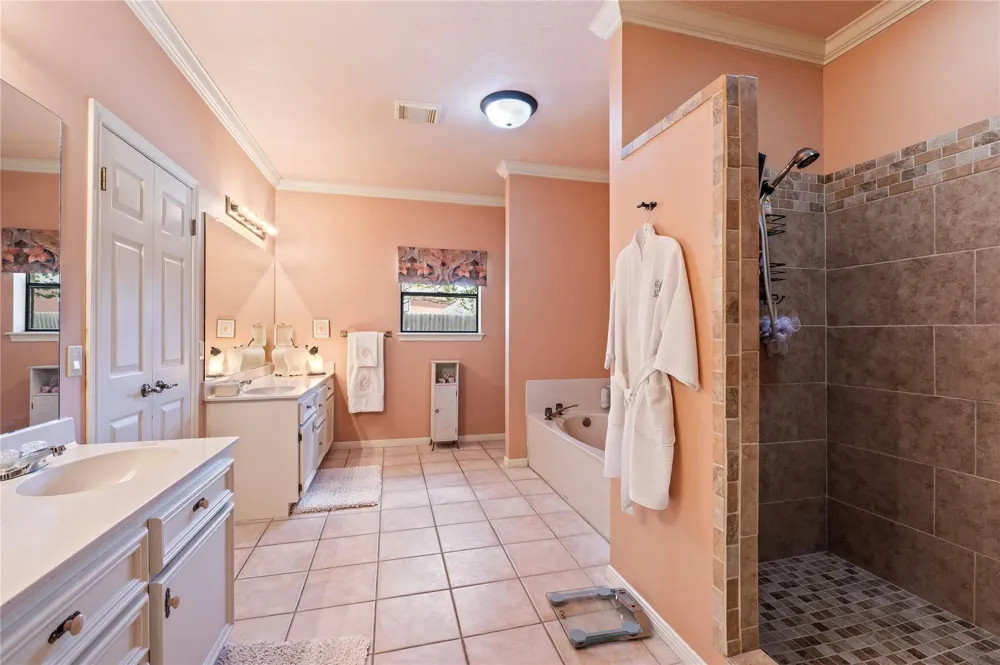 2207 Southern Hills Drive League City, TX 77573