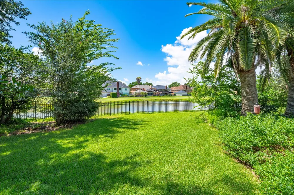 2207 Southern Hills Drive League City, TX 77573