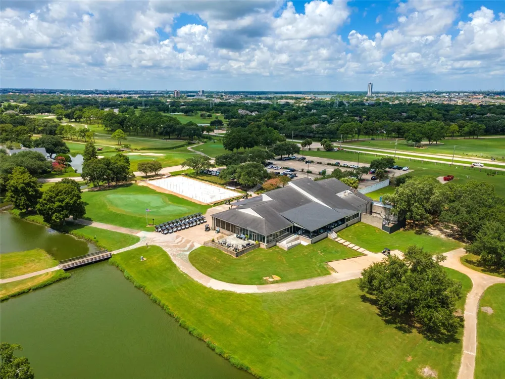 2207 Southern Hills Drive League City, TX 77573