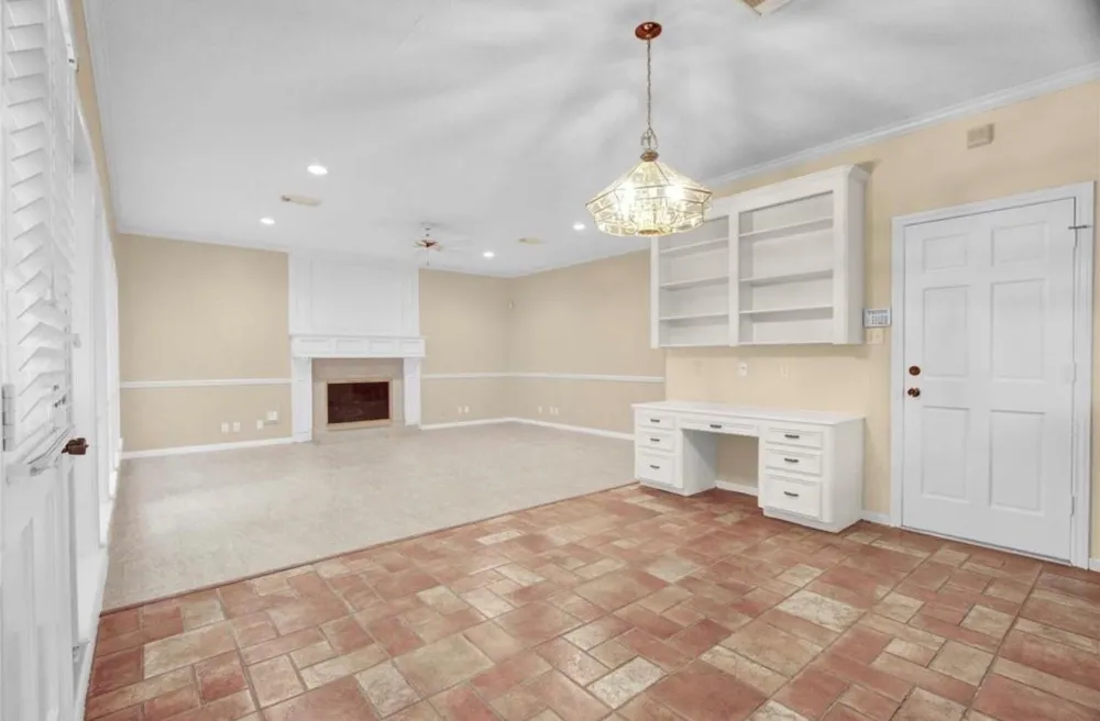 611 Hickory Street Tomball, TX 77375