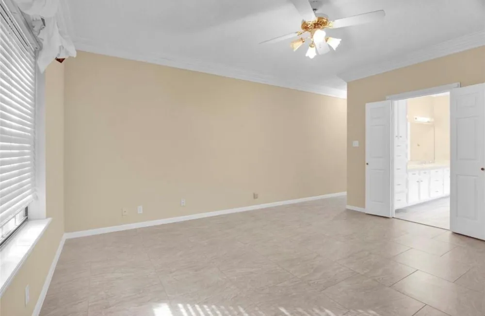 611 Hickory Street Tomball, TX 77375