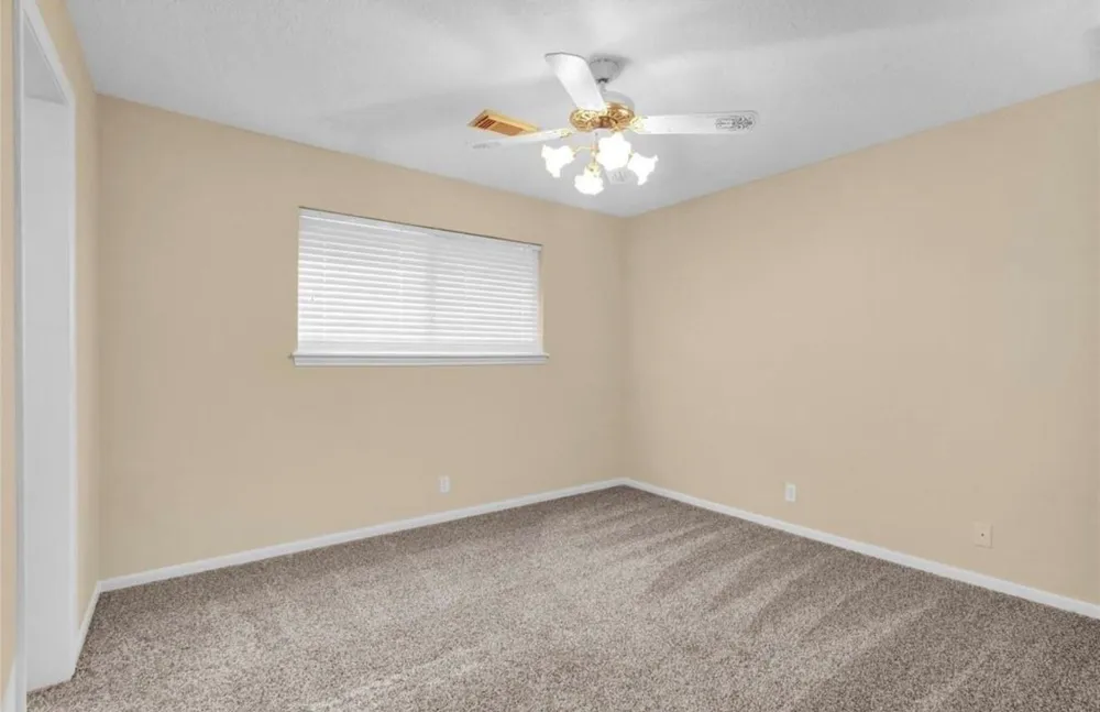 611 Hickory Street Tomball, TX 77375