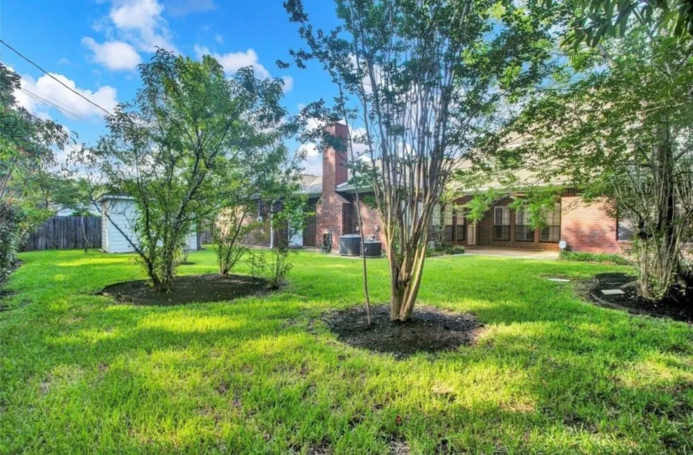 611 Hickory Street Tomball, TX 77375