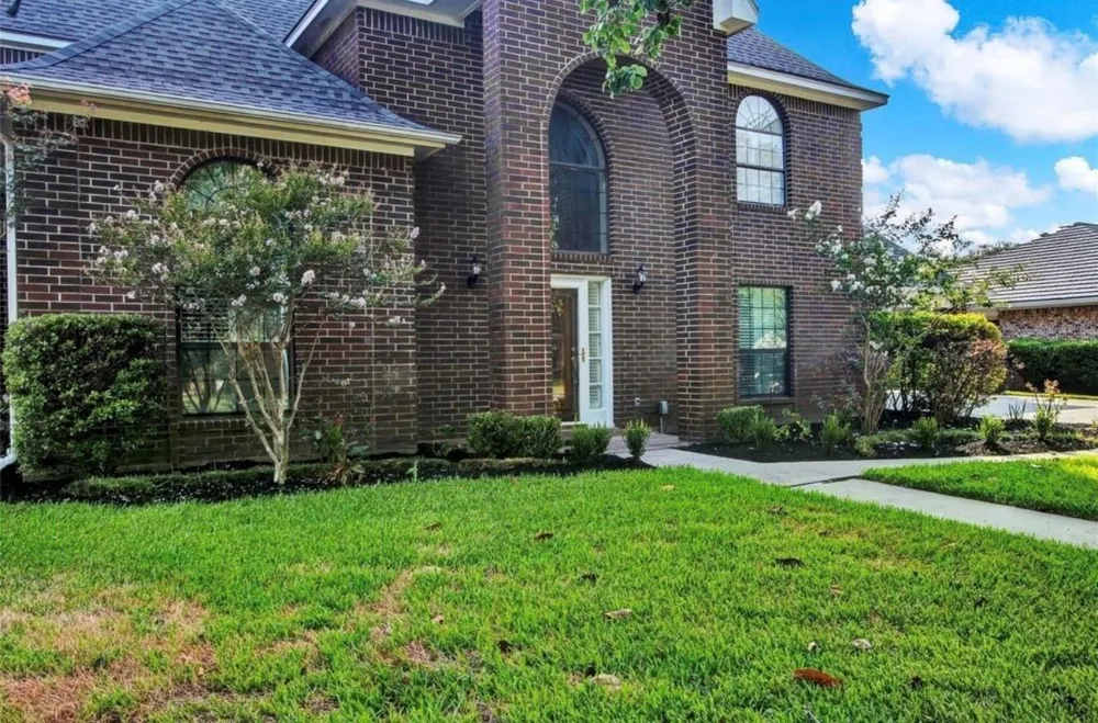 611 Hickory Street Tomball, TX 77375