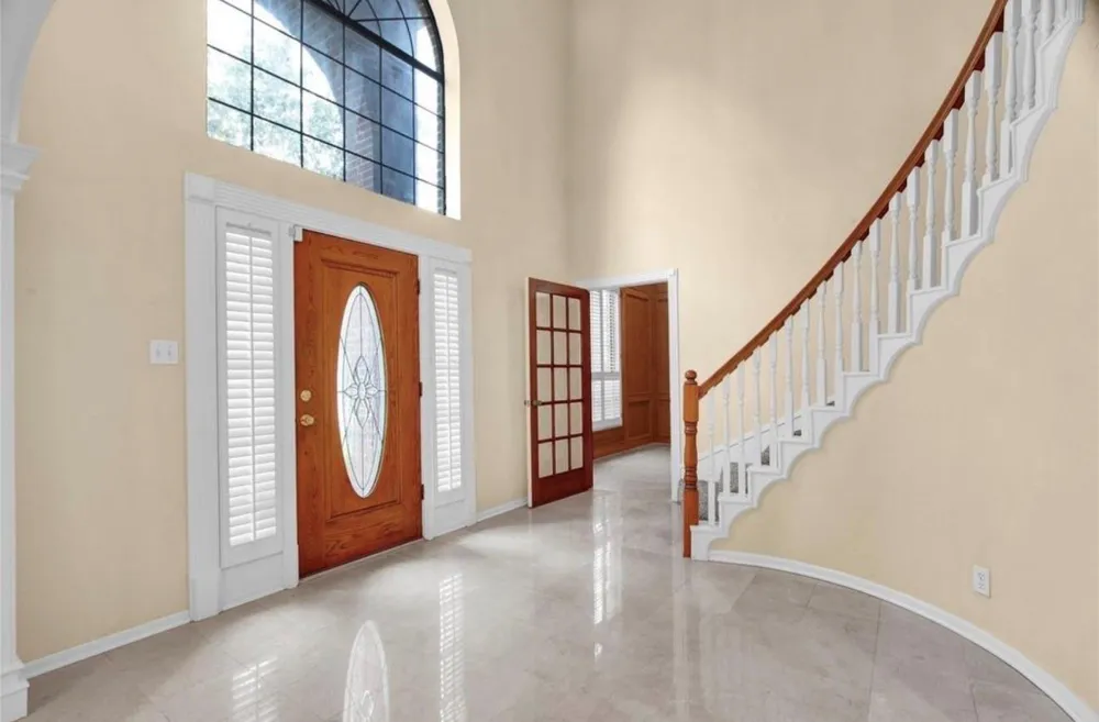611 Hickory Street Tomball, TX 77375