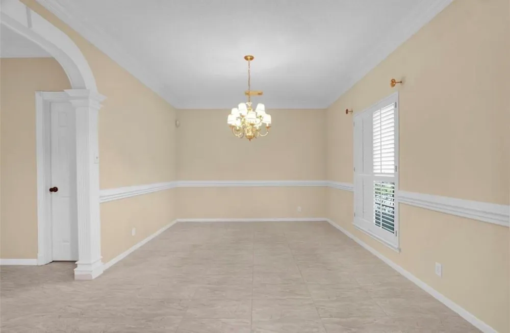 611 Hickory Street Tomball, TX 77375