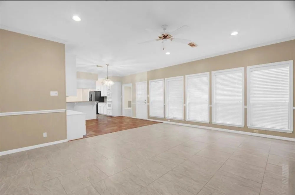 611 Hickory Street Tomball, TX 77375