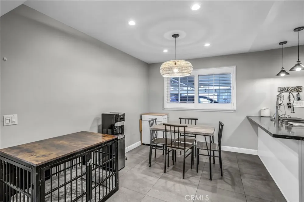 679 S Indian Hill #B Claremont, CA 91711