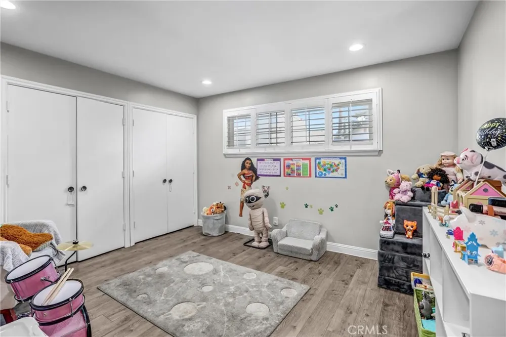 679 S Indian Hill #B Claremont, CA 91711