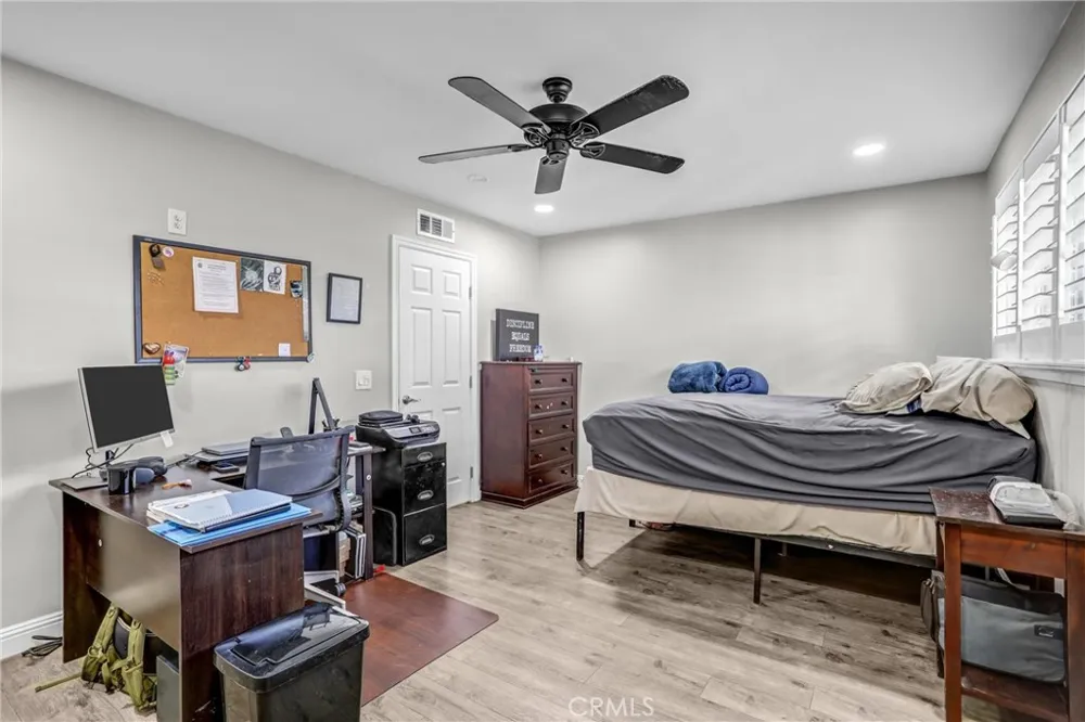 679 S Indian Hill #B Claremont, CA 91711