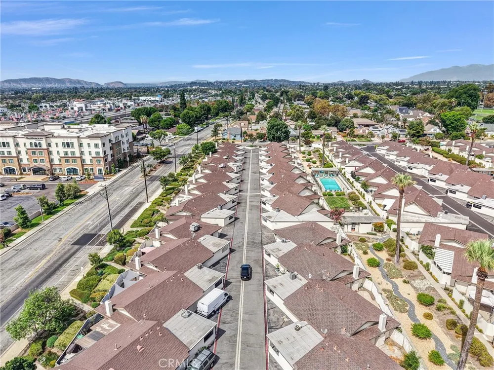 679 S Indian Hill #B Claremont, CA 91711