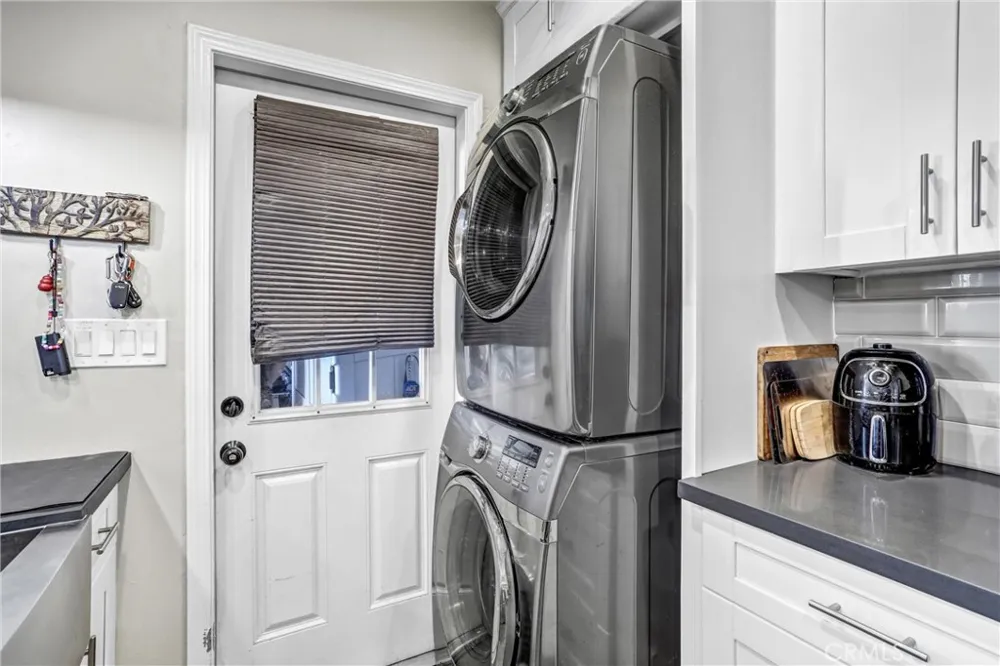 679 S Indian Hill #B Claremont, CA 91711