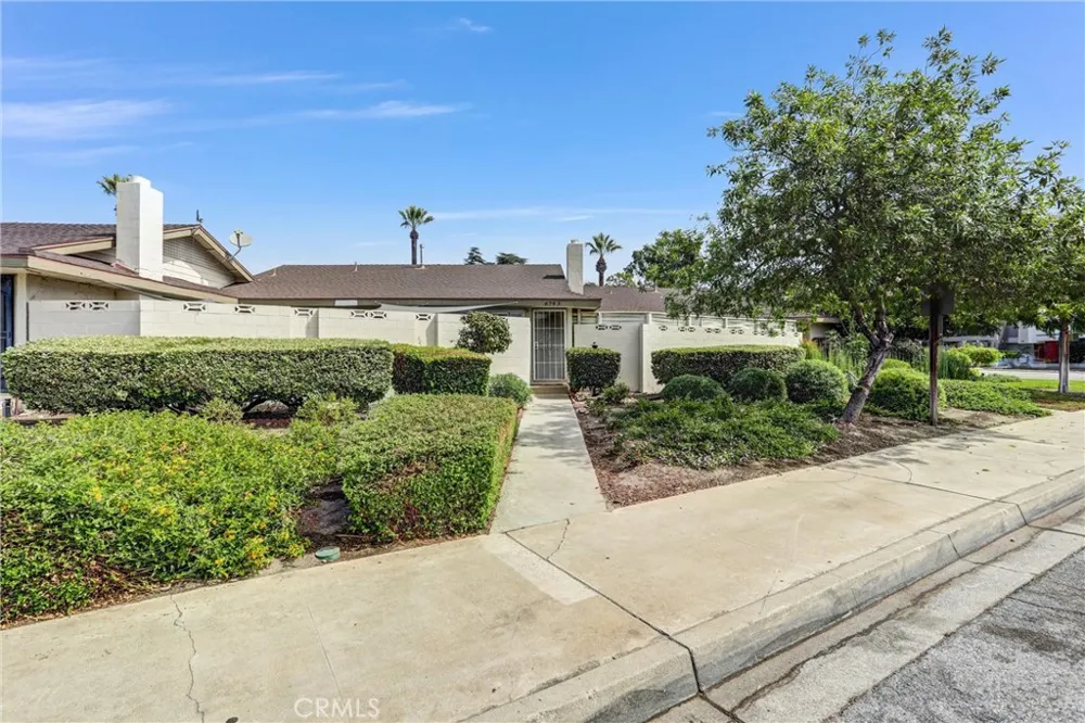 679 S Indian Hill #B Claremont, CA 91711
