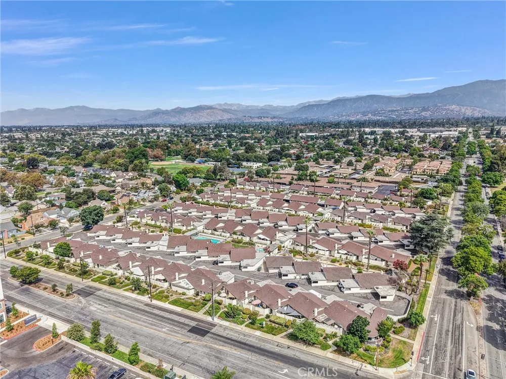 679 S Indian Hill #B Claremont, CA 91711