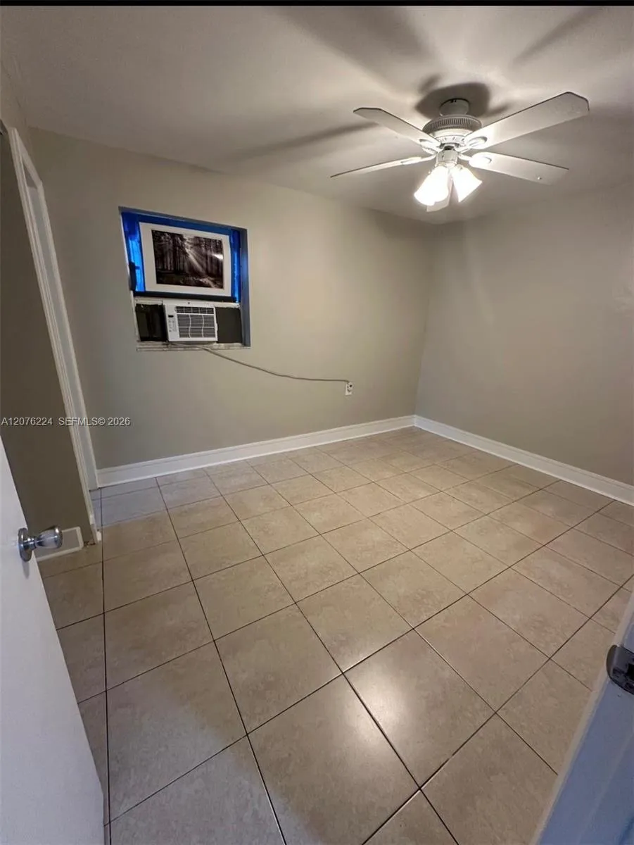 607 NW 42nd St Oakland Park, FL 33309