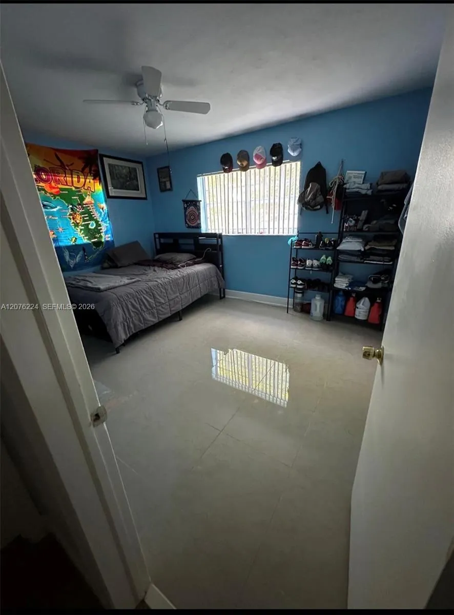 607 NW 42nd St Oakland Park, FL 33309
