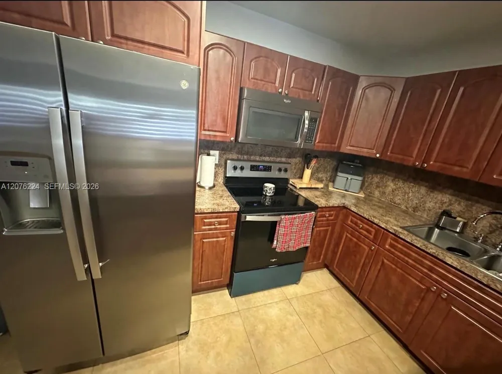 607 NW 42nd St Oakland Park, FL 33309