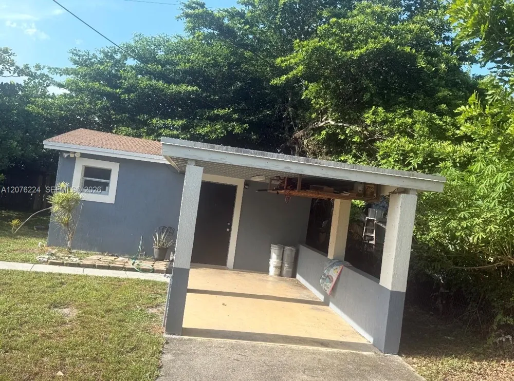 607 NW 42nd St Oakland Park, FL 33309