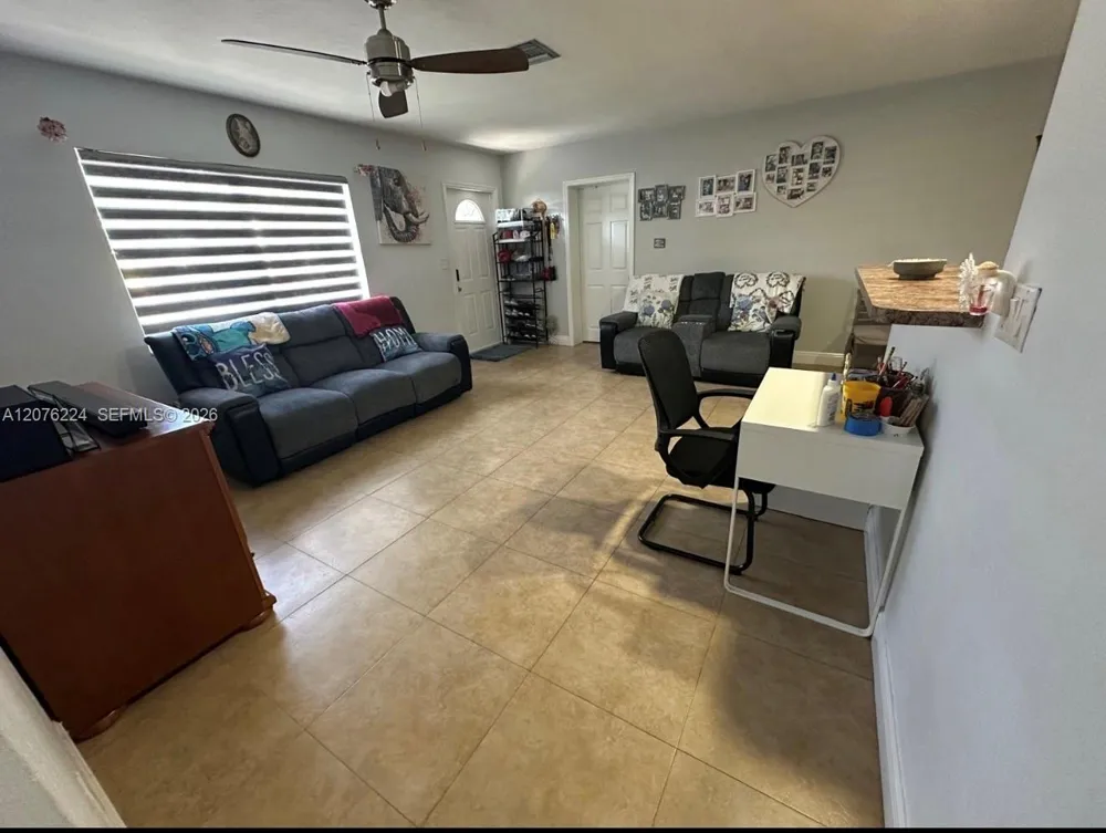 607 NW 42nd St Oakland Park, FL 33309