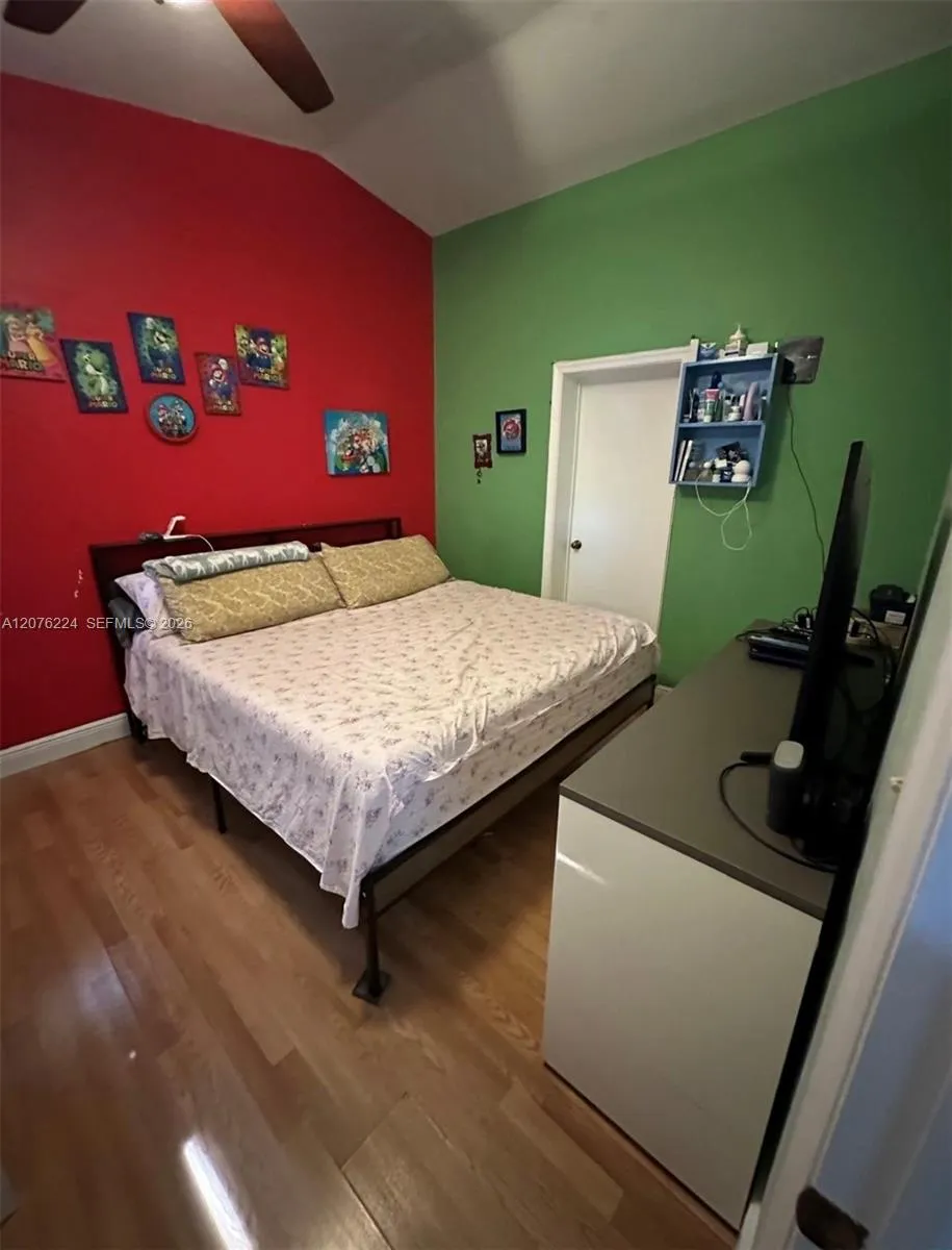 607 NW 42nd St Oakland Park, FL 33309