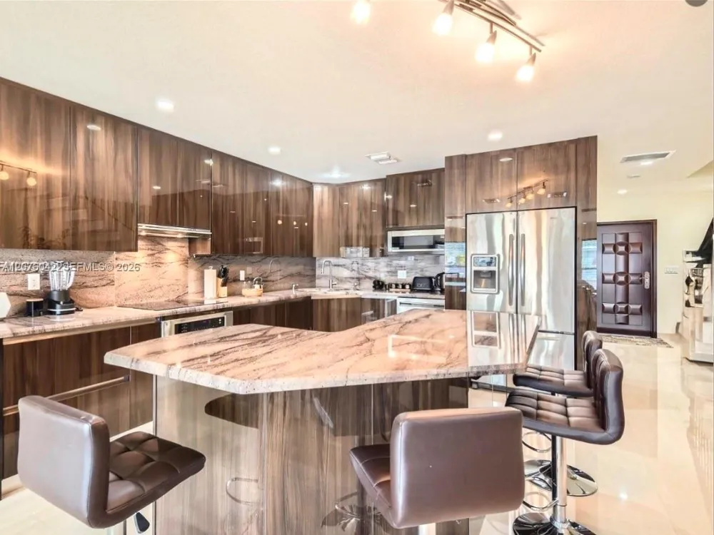 3864 NE 167th St #5 North Miami Beach, FL 33160