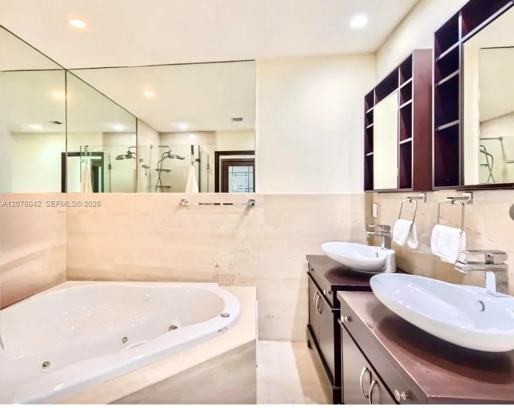 3864 NE 167th St #5 North Miami Beach, FL 33160