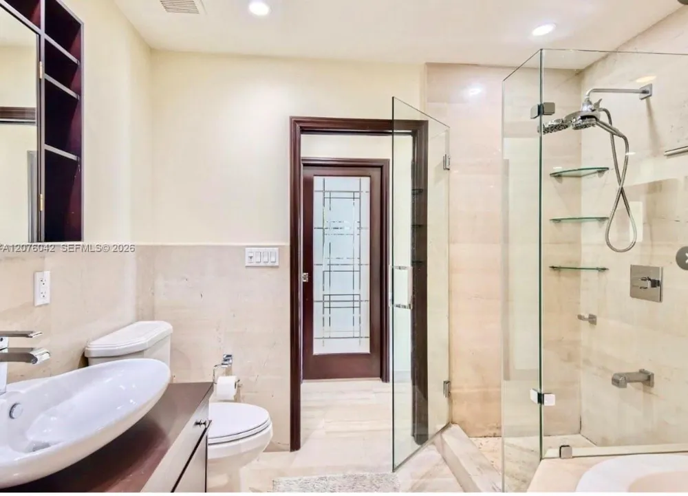 3864 NE 167th St #5 North Miami Beach, FL 33160