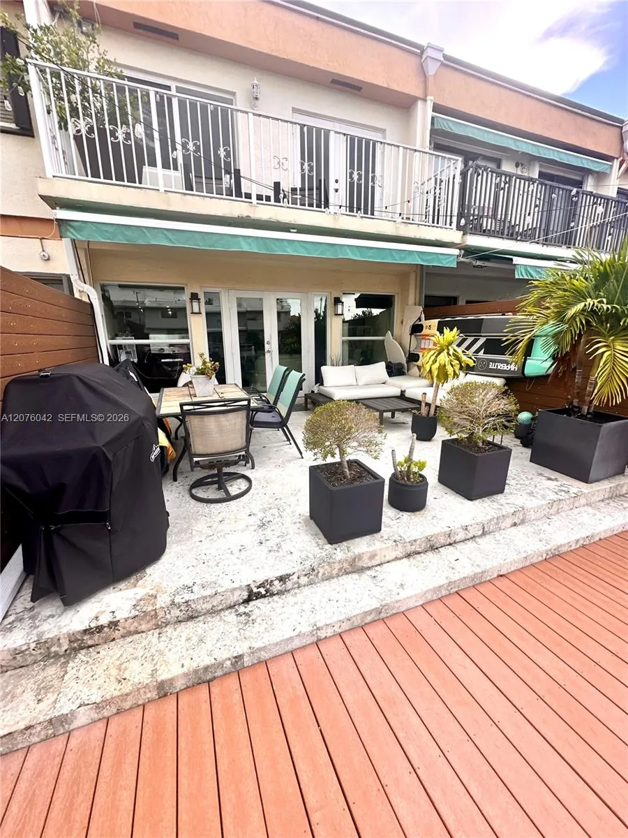 3864 NE 167th St #5 North Miami Beach, FL 33160