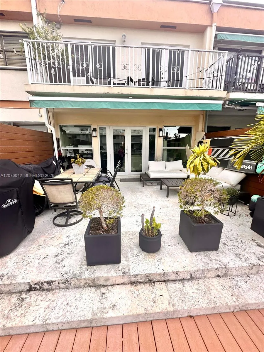 3864 NE 167th St #5 North Miami Beach, FL 33160