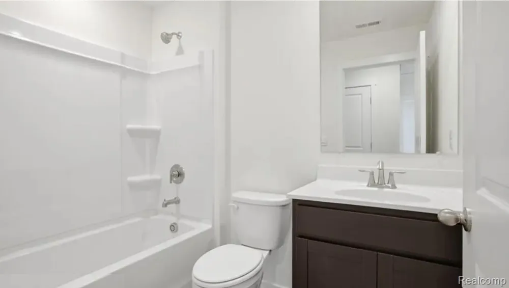 31 Oak Street Grand Blanc Charter Township, MI 48439
