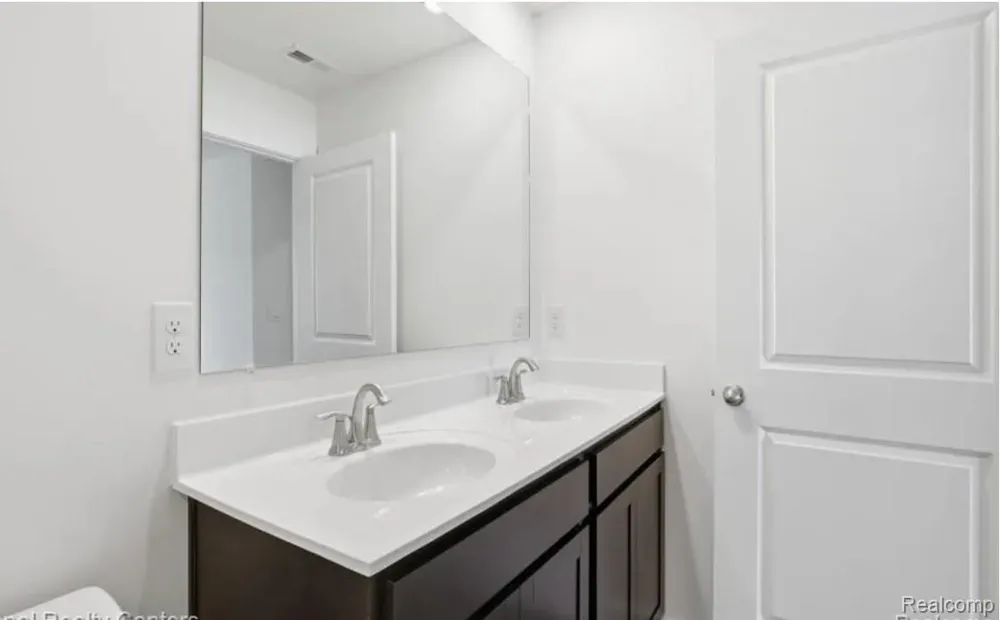 31 Oak Street Grand Blanc Charter Township, MI 48439