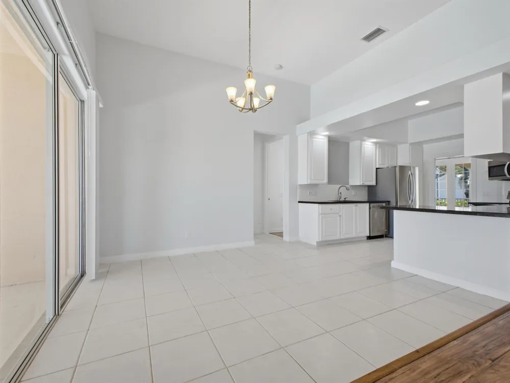 8033 KALIKO LANE Wellington, FL 33414