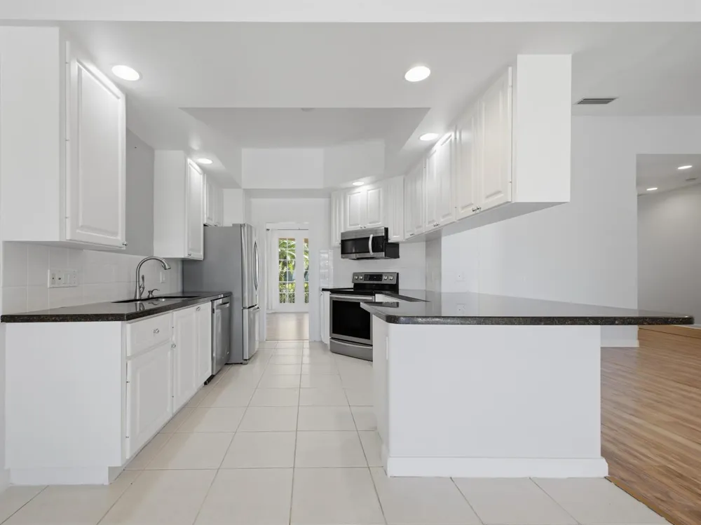 8033 KALIKO LANE Wellington, FL 33414