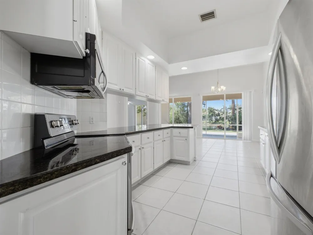 8033 KALIKO LANE Wellington, FL 33414