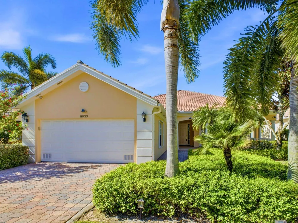 8033 KALIKO LANE Wellington, FL 33414