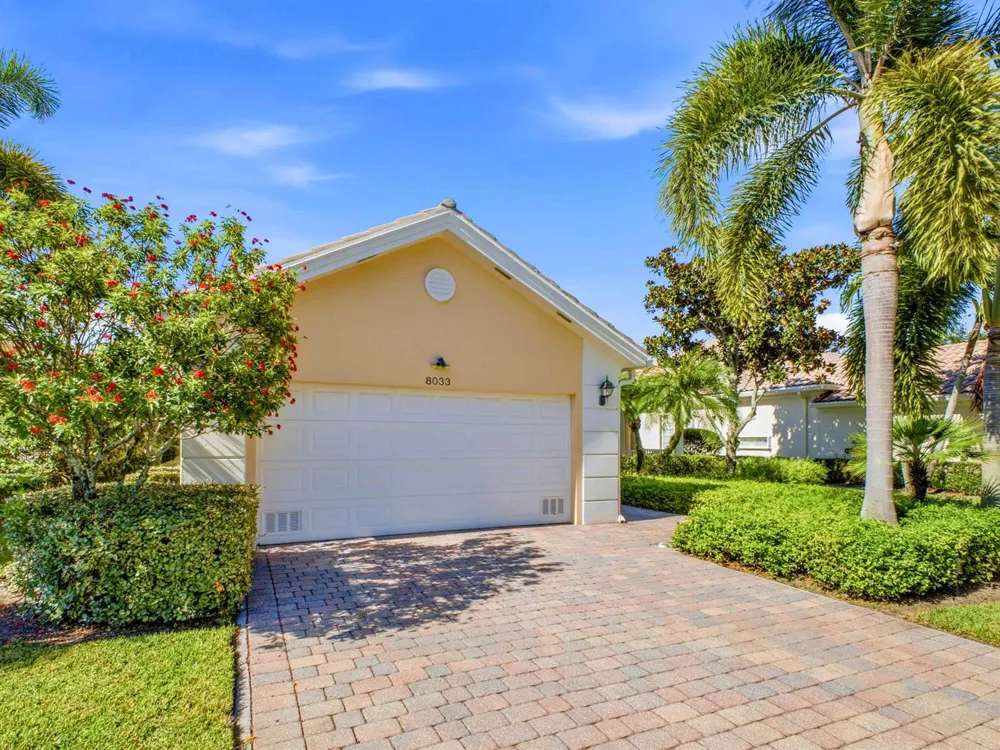 8033 KALIKO LANE Wellington, FL 33414