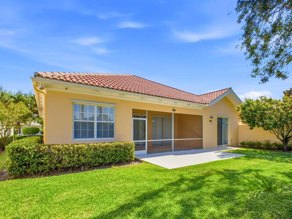 8033 KALIKO LANE Wellington, FL 33414