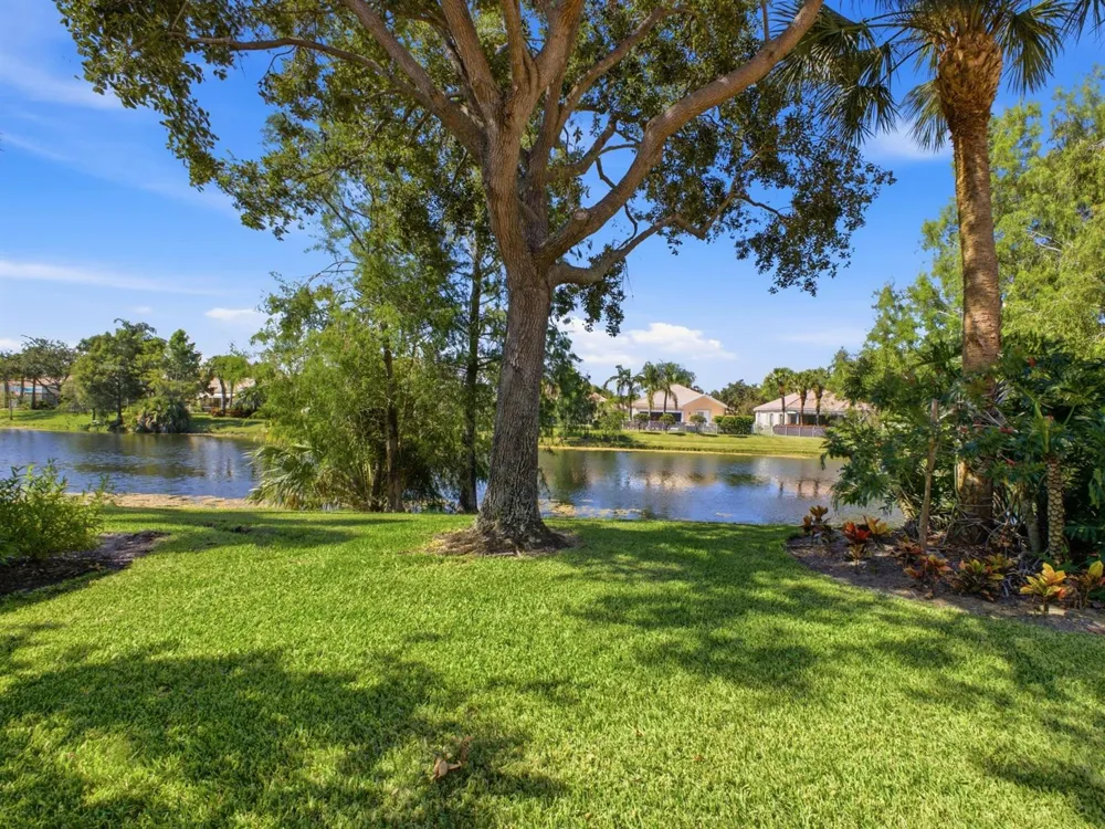 8033 KALIKO LANE Wellington, FL 33414